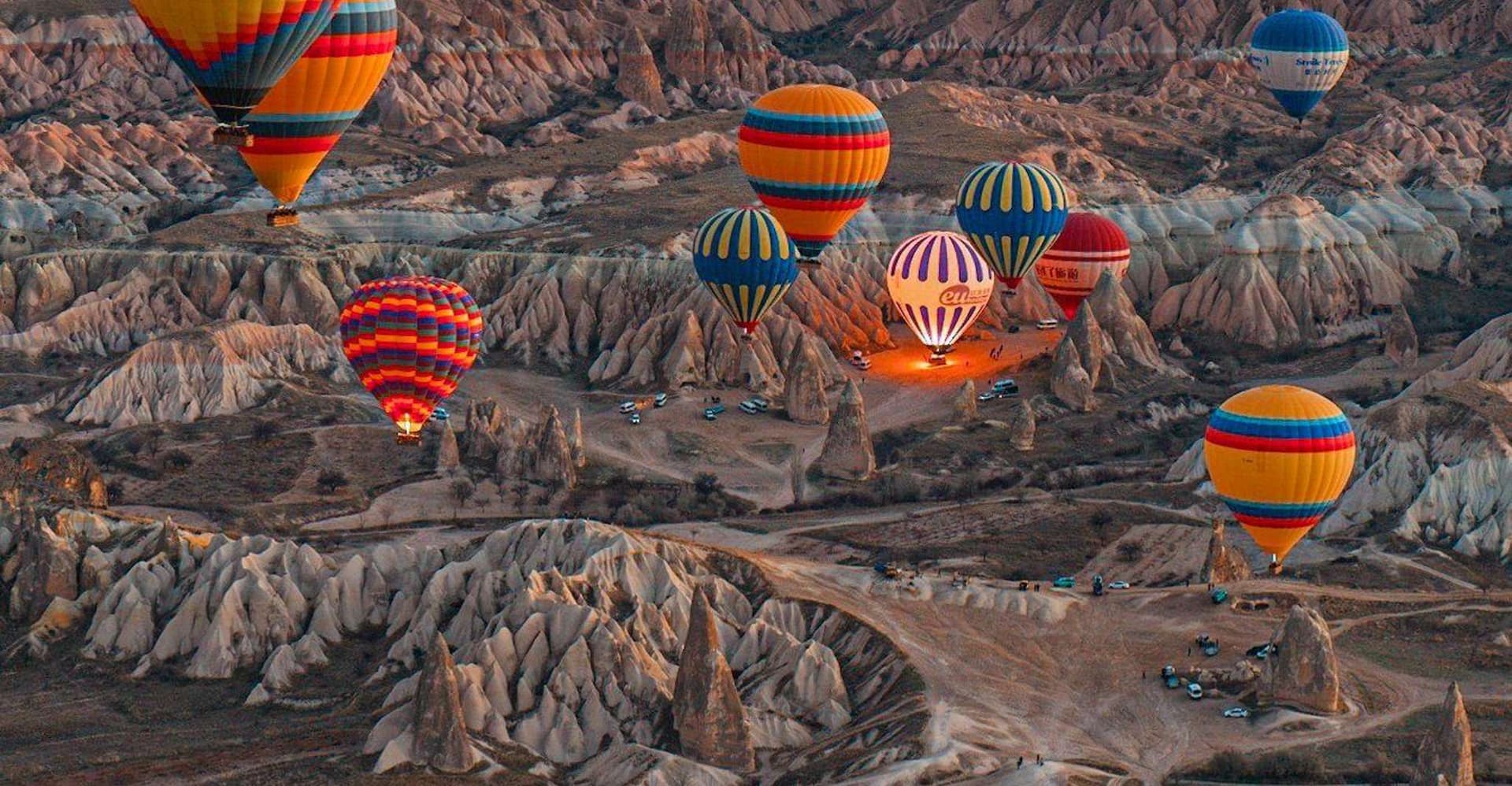Kapadokya’da 3 Vadiden 1’inde Sıcak Hava Balonu Uçuş Deneyimi